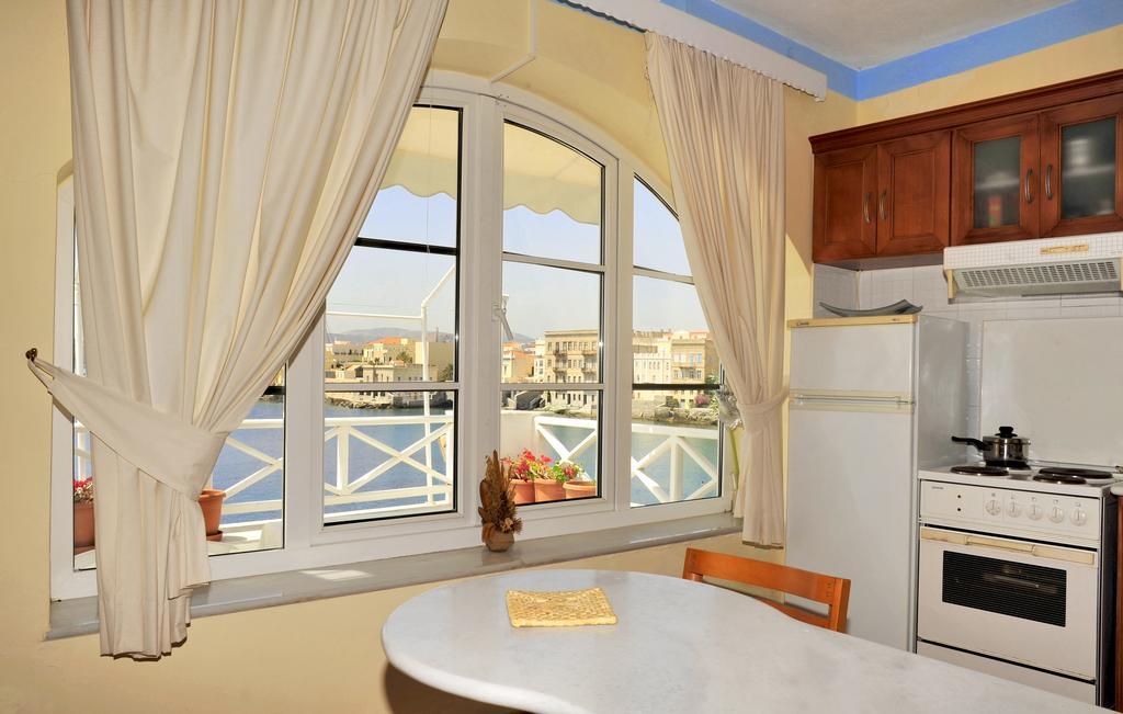 Sea Colours Rooms & Apartments Ermoupoli Oda fotoğraf