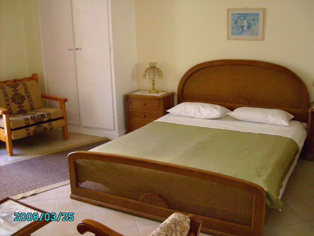Sea Colours Rooms & Apartments Ermoupoli Oda fotoğraf